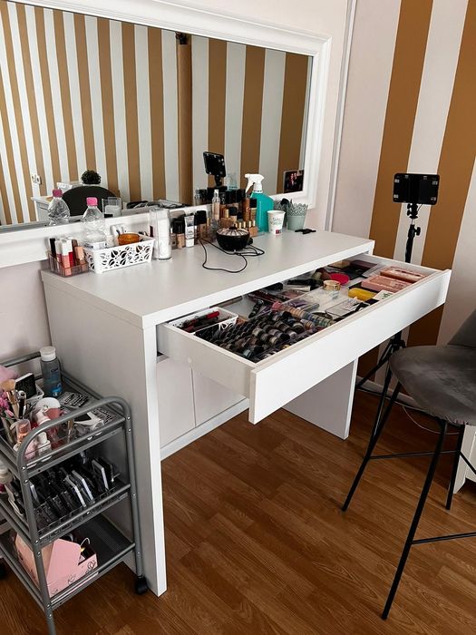 Masa si  scaun makeup