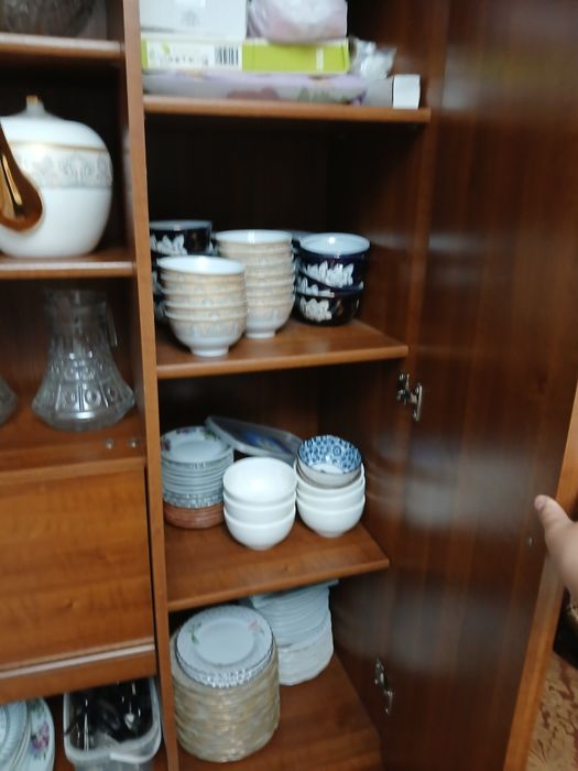 Гостиный сервант