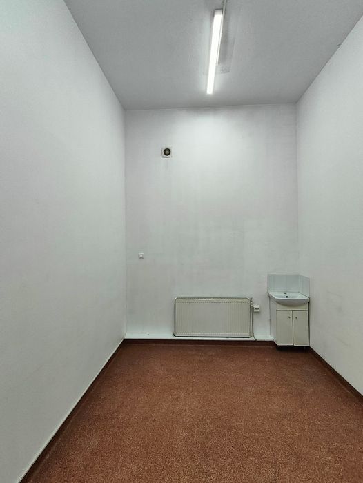 Spațiu comercial de închiriat – poziție excelentă, vitrină stradală