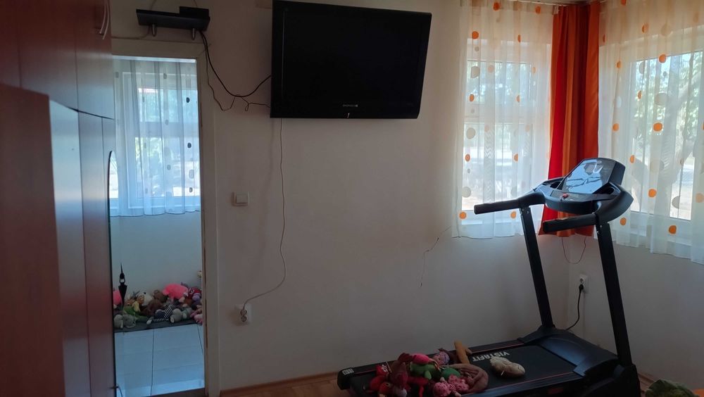 Дава се под наем Къща в с. Поляна, Област Силистра - 200 кв.м за 130000 € - Снимка #10