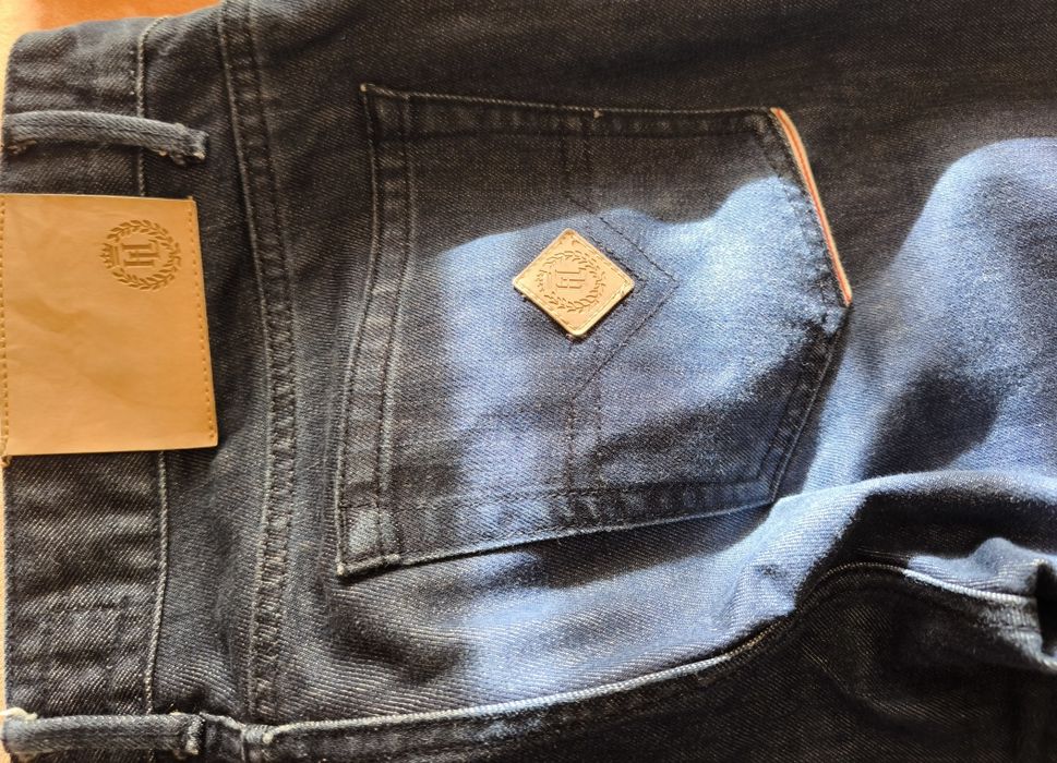 Оригинални дънки и панталони BOSS, Diesel, Tommy Hilfiger и д-р.