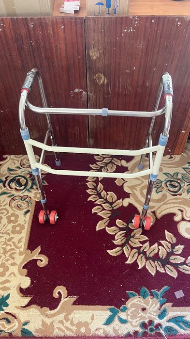 Ходунки шагающие