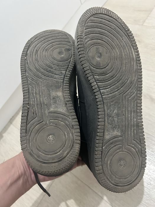 Продам кроссовки