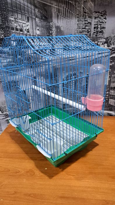 Продам клетку для попугаев