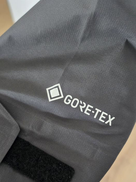 Geaca dama The North Face 3L Jazzy Gore-Tex!