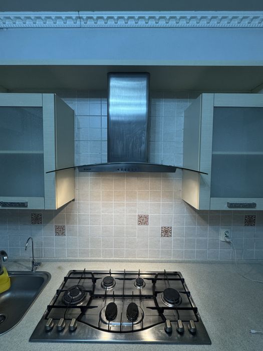 Вытяжка бу в отличном состоянии!