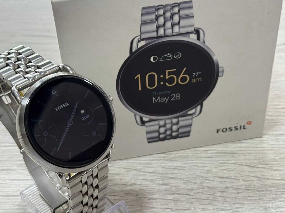 Смарт часовник Fossil Q Wander