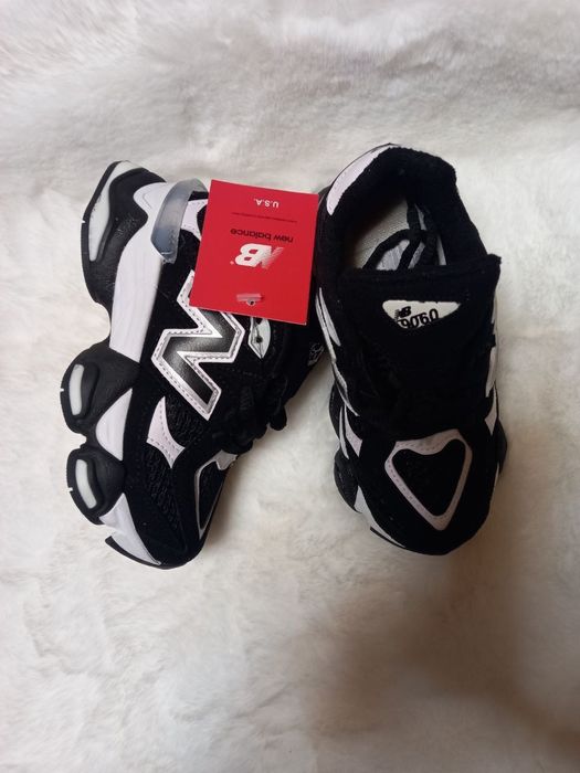 Adidasi superbi New Balance si Nike copii