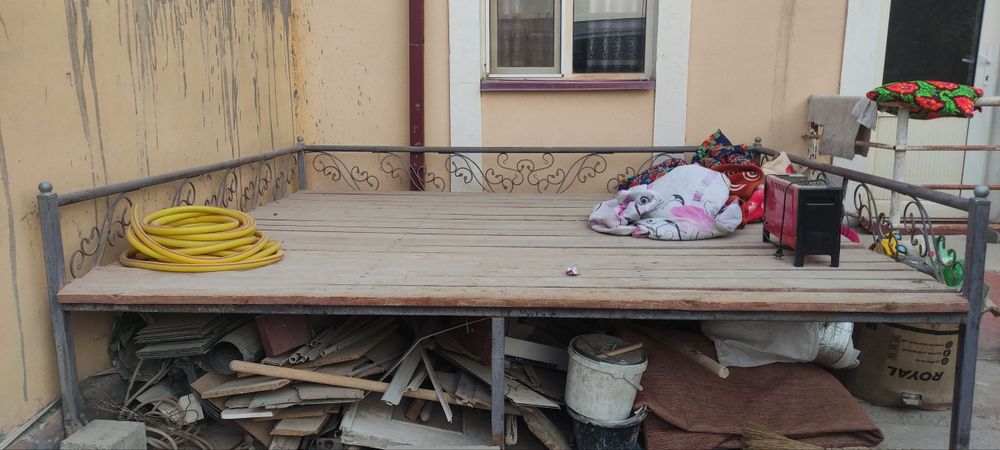 Kravat sotiladi razmeri 3x2,5m. Xolati yaxshi