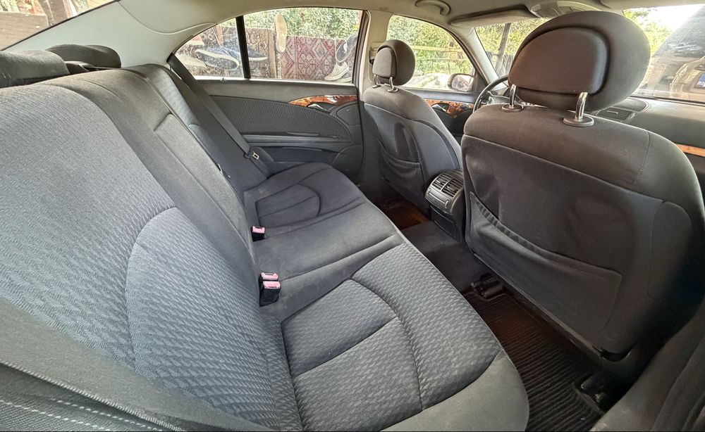 Mercedes Benz E220