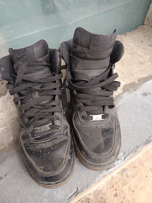 Vând Adidasi  AF1 MARIMEA 40