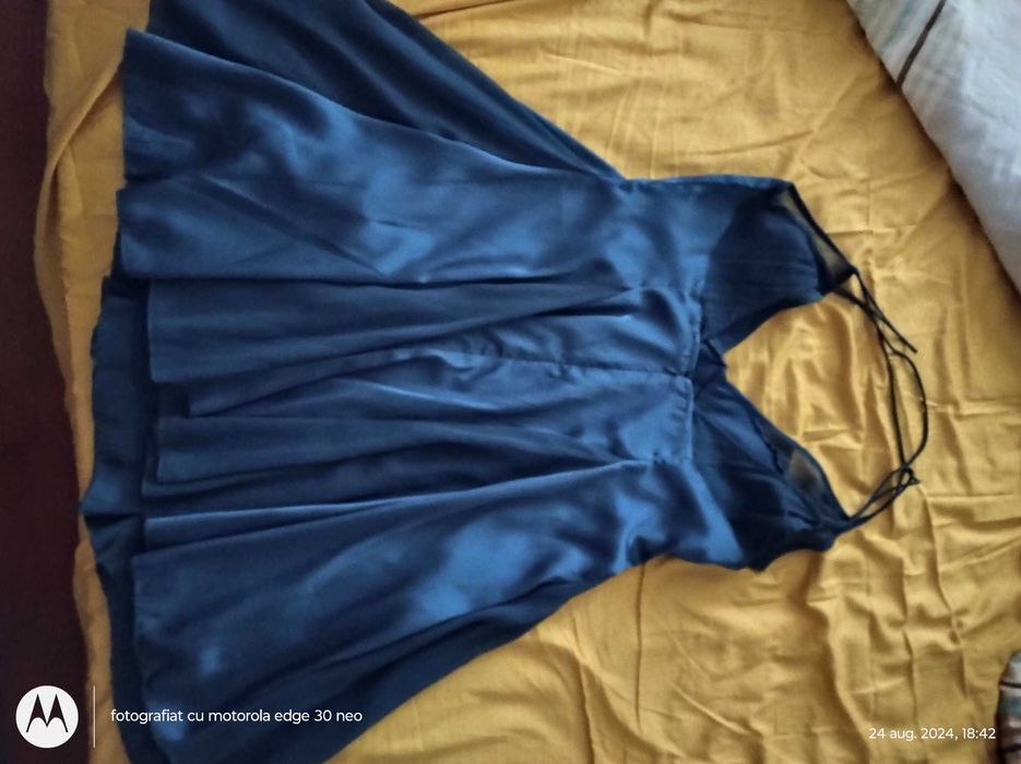 Rochiță scurta, albastra cu bretele