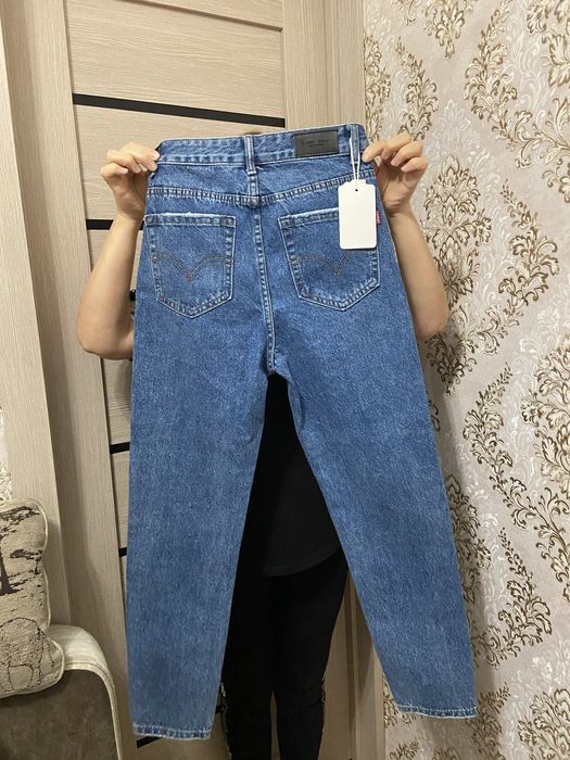 Джинсы новые