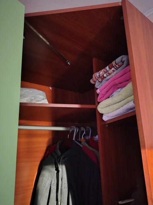 Продам угловой шкаф