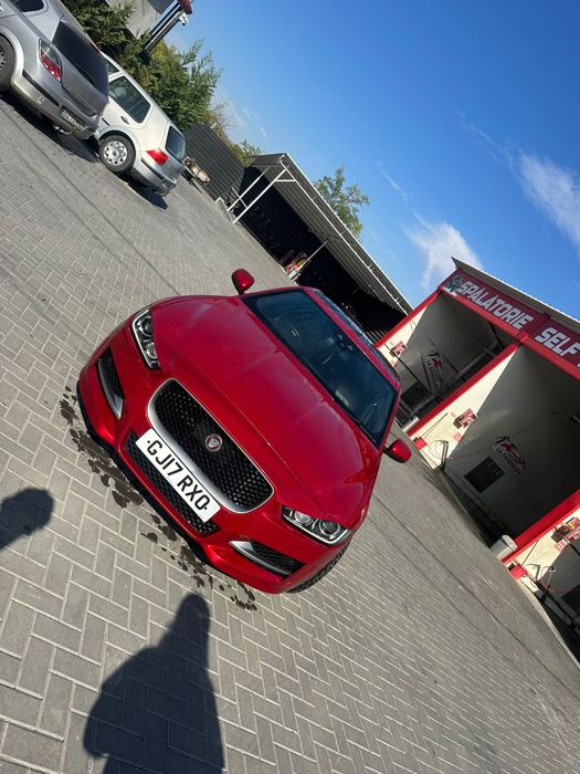 JAGUAR XE