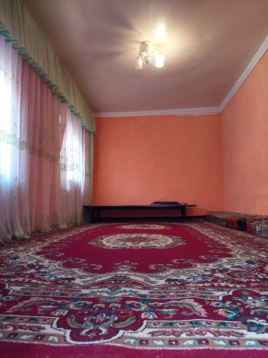 Hovli 4 soliqdan ziyot 5xona xammom tuvalet kanalizatsiya bor