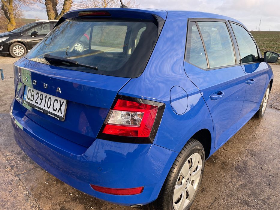 Skoda Fabia 1.0 MPI, 11.2021 г., перфектно техническо състояние