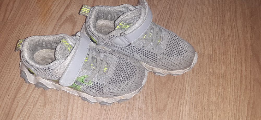 продам кроссовки в хорошем состоянии