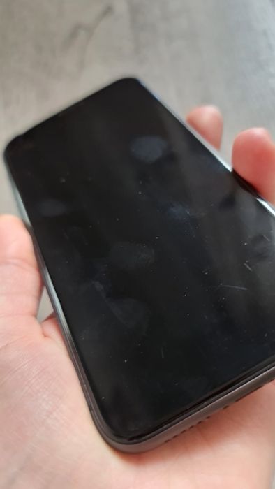 Айфон 11 продам срочно