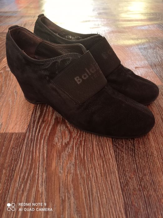 Женская обувь. 36 размер.