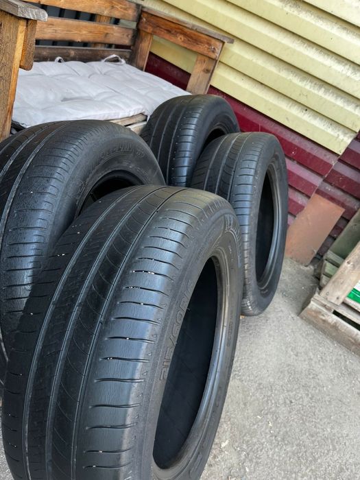 Продам комплект резины на 16