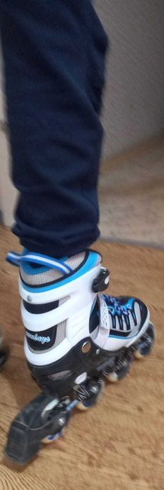 Продается роликовые коньки