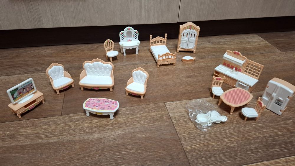 Игрушечная мебель