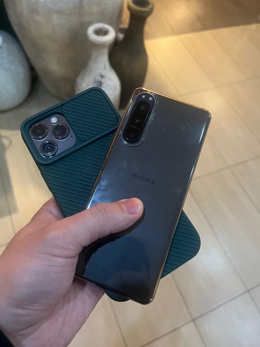 Iphone 12 pro max+Sony Xperia 5 mark 4