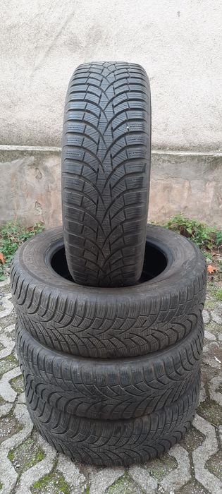 4 броя зимни гуми 195 65 15 8мм дот20 Toyo