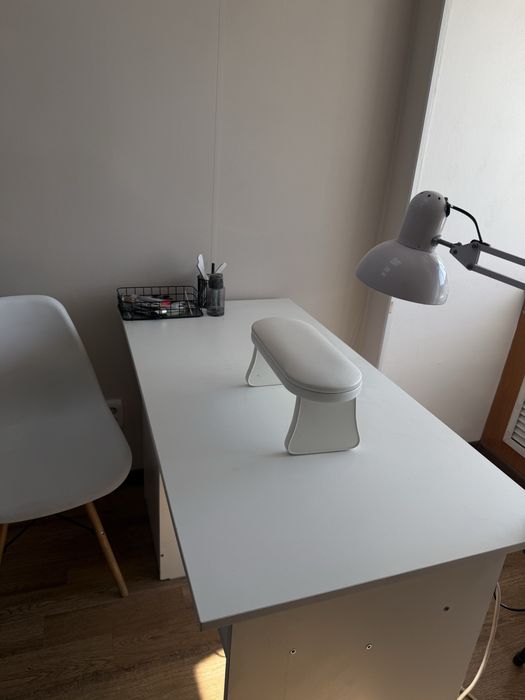 Продам маникюрный стол