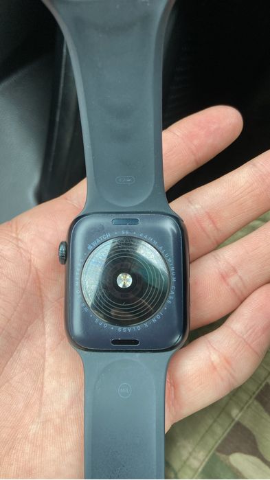 Часы Apple Watche SE