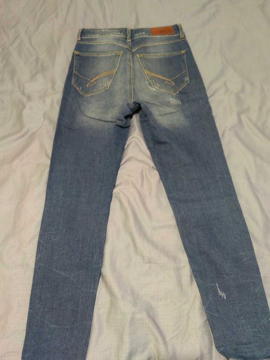 Дънки Guess с ниска талия