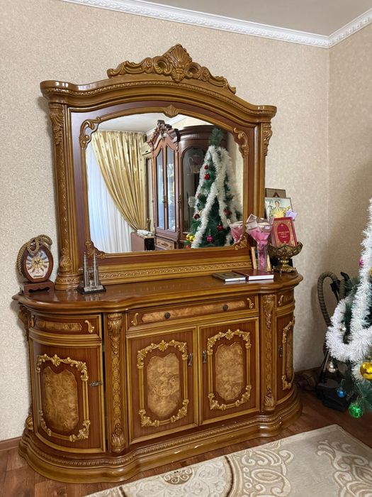 Горка и трюмо с зеркалом