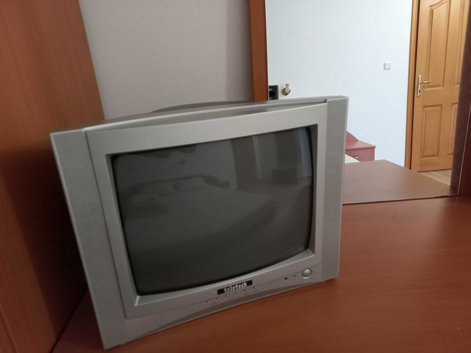 Телевизори 14 инча