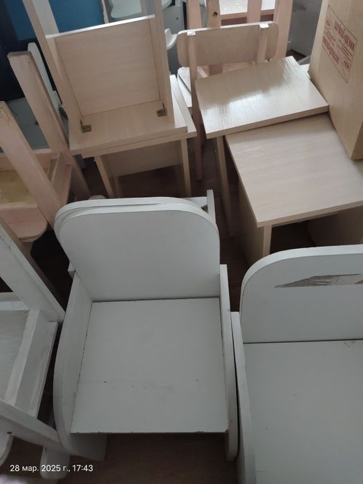 Парта, стулья, детсад