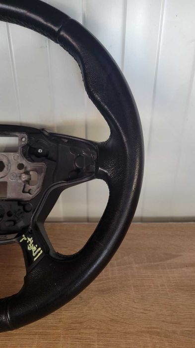 Продавам много запазен кожен волан за Ford Focus 2011 - 2015