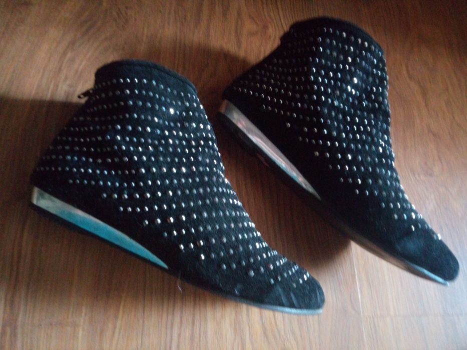 Vând ghete elegante cu cristale, mărimea 37-38