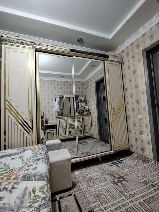 Продаётся а идеальном состояние спальня гарнитура