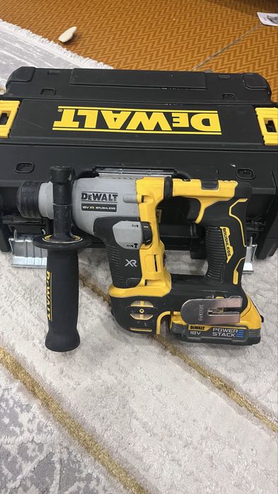 Перфоратор DeWALT