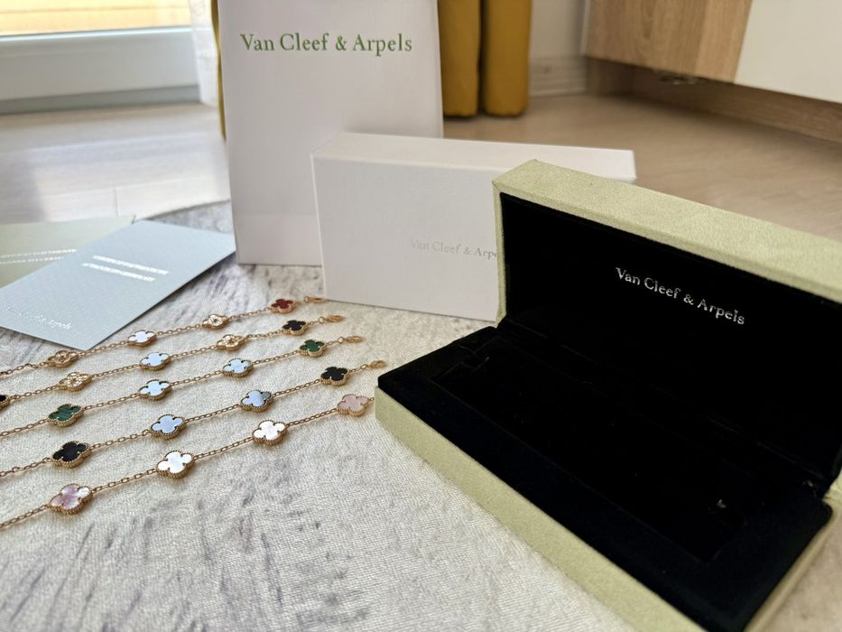 Van Cleef & Arpels Гривни много цветове + кутия , сертификат , карта