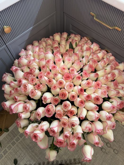 201 роза, шикарный букет, свежие, срочно продаю