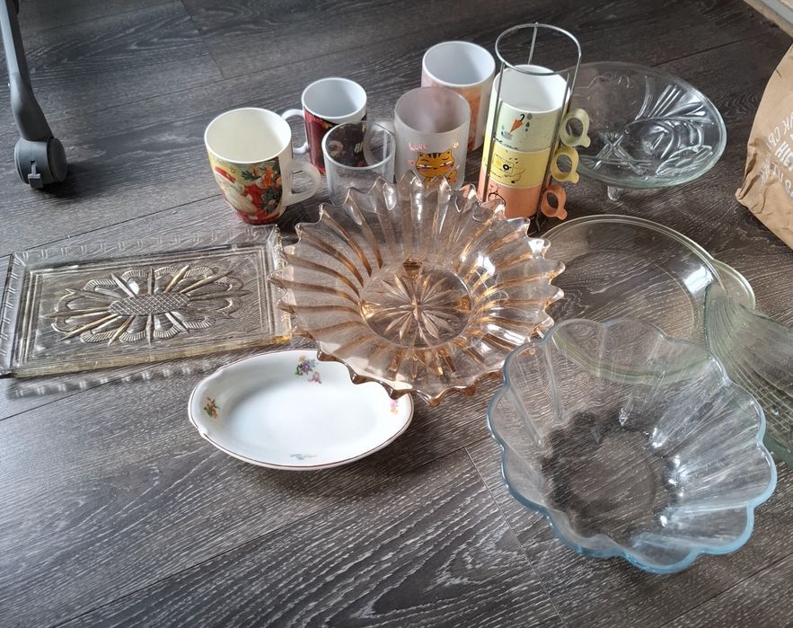 Продавам посуда за кухнята