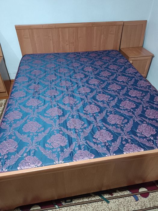 Двухспальная кровать