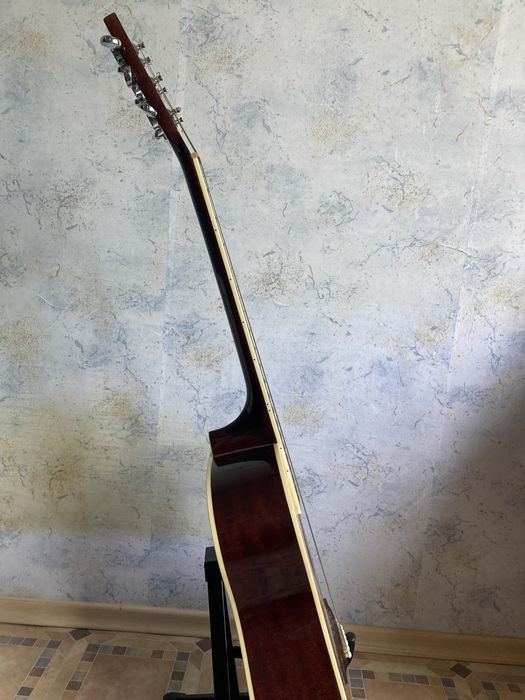 Акустична китара Vintage V300