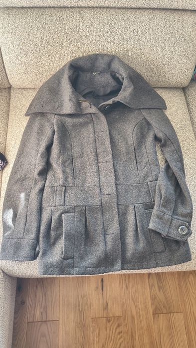 Дамски шалове и дамско палто