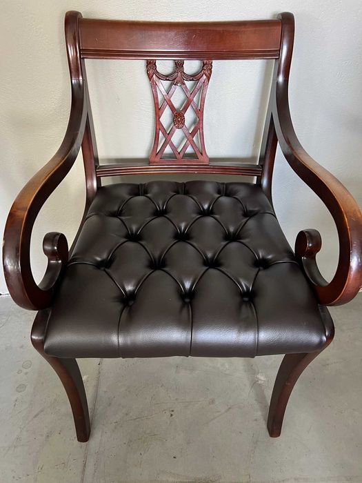 Scaun de birou stil Chesterfield!