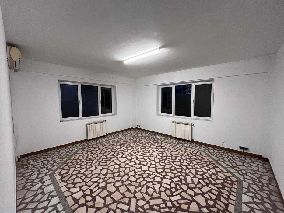 Spatiu de inchiriat potrivit pentru birouri sau productie