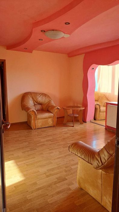 Închiriez apartament 2 camere,zona Cotu Mic!