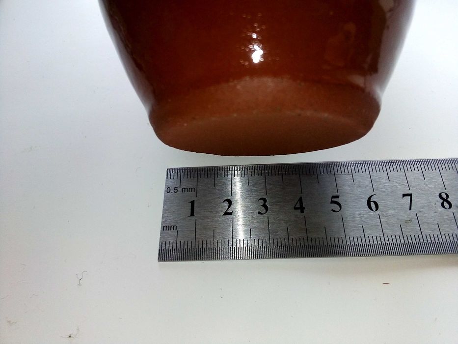 Стари неупотребявани глинени чаши