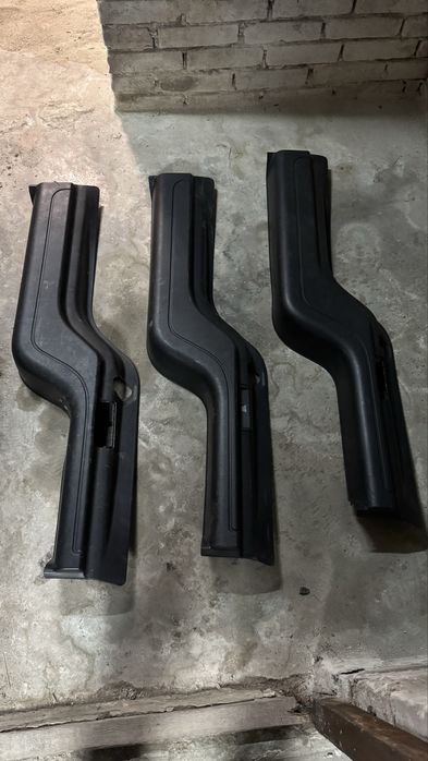 Дискавъри 3, декоративна кора на врата - багажно